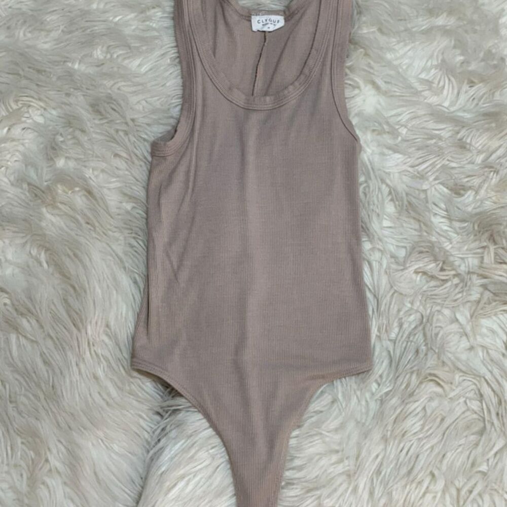 CLYQUE Women's Tan Bodysuit